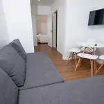 De 3*