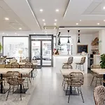 De Otel